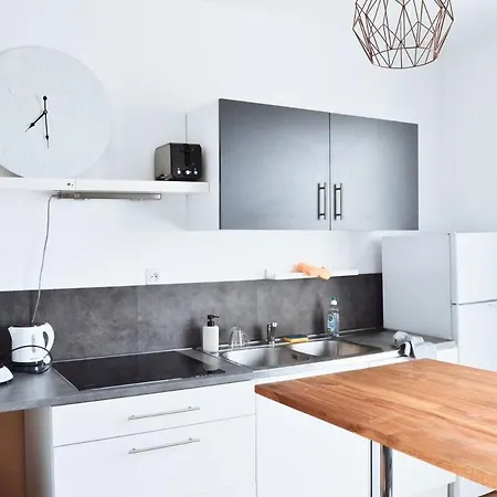 Apartment T2 Cozy, Quiet, Parking & Near Bordeaux And Airport *