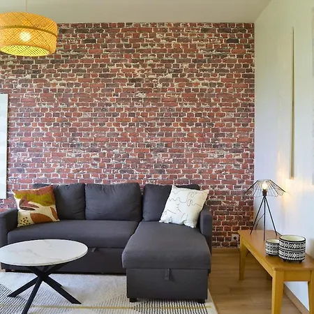 T2 Cozy, Quiet, Parking & Near Bordeaux And Airport Apartment